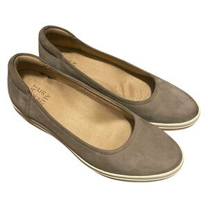 WOMENS Slip-On women’s Shoes Size 9.5